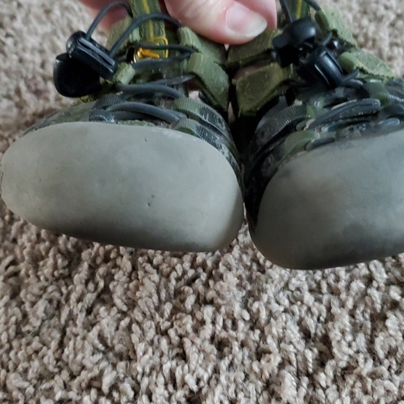 Keen toddler size 9 sandles - Picture 6 of 7